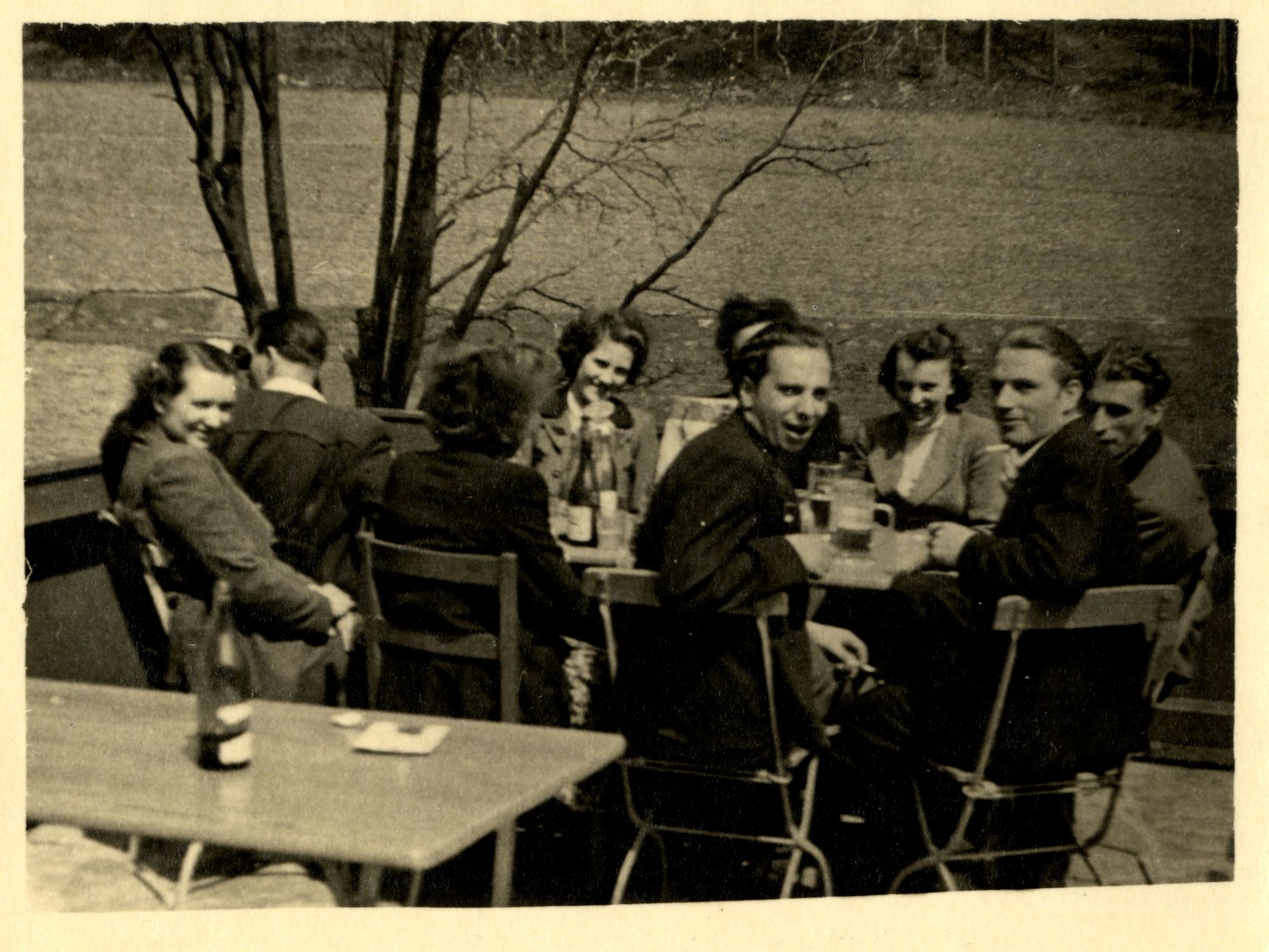 >>> Wie viele Menschen wurden in der Nachkriegszeit in Dresden von sowjetischen Militärgerichten verurteilt?